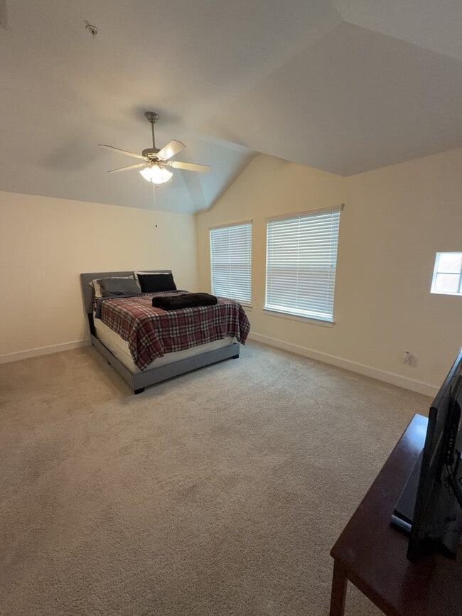 Building Photo - 8705 Bryam St