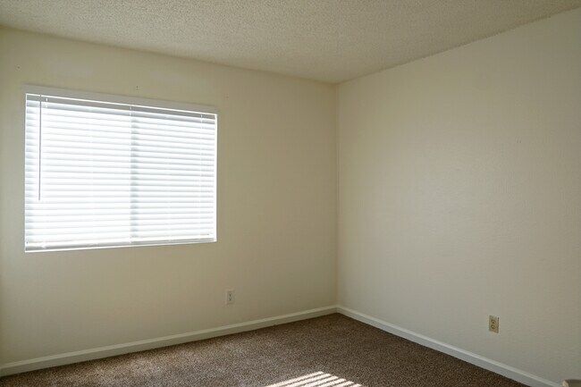 Building Photo - 80675 Harvard Ct