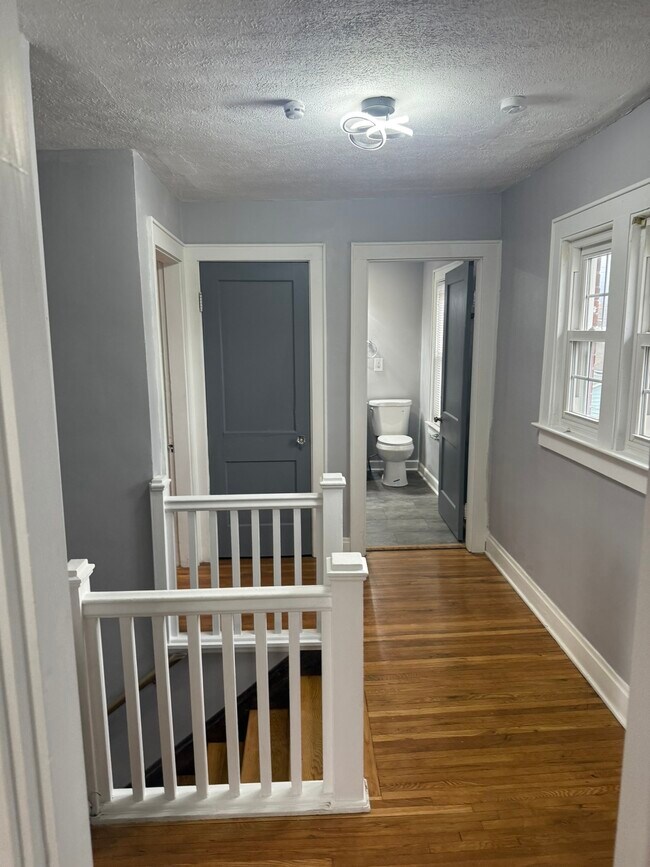 Building Photo - 952 Bulen Ave