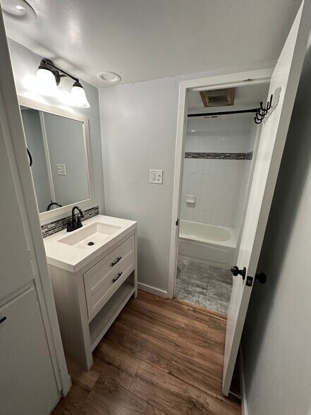 Building Photo - 888 N Logan St