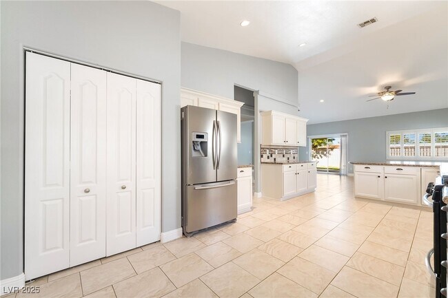 Building Photo - 74 Graythorn Mountain Ct