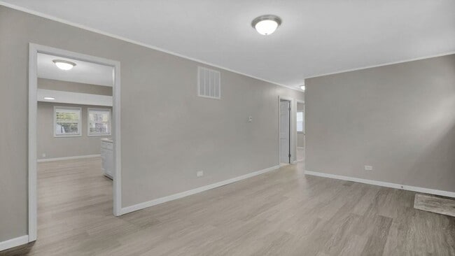 Building Photo - 4 bedroom 1 bath