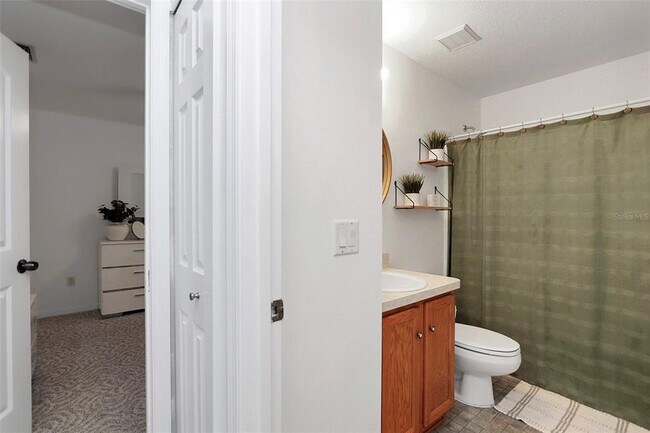 Building Photo - 10648 SW 38th Ave