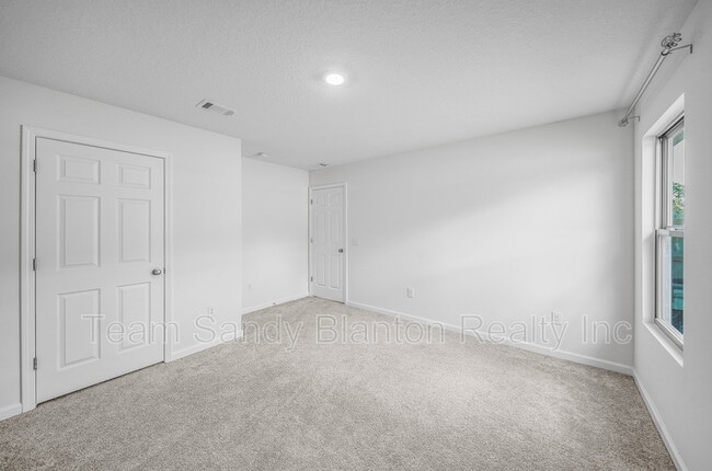 Building Photo - 8739 Schooner Ln