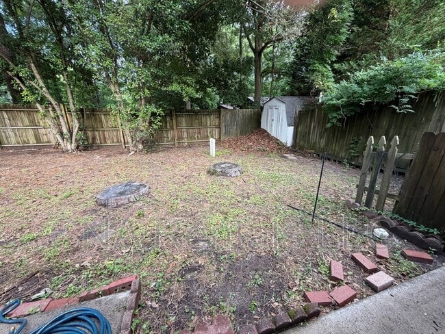 Building Photo - 901 Westland Dr SW