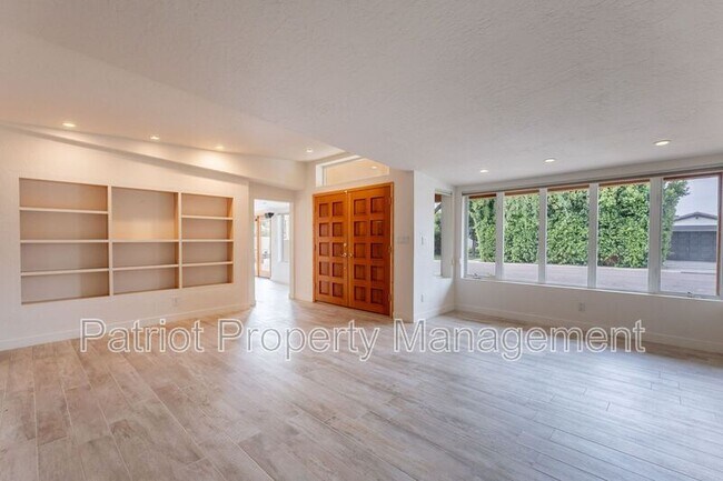 Building Photo - 7024 E Orange Blossom Ln