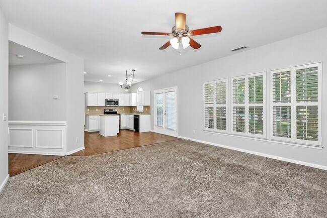 Building Photo - Wonderfully Updated 4BD/2.5BA Cul-de-Sac Home!