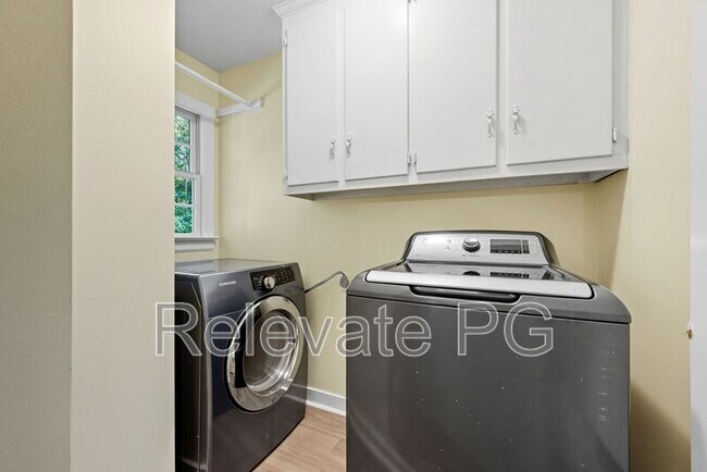 Building Photo - 1704 Clear Springs Cir