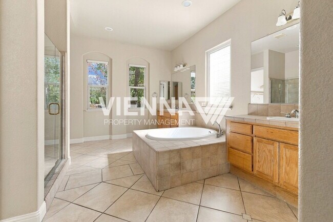 Building Photo - 1747 Abbeyfeale Ct