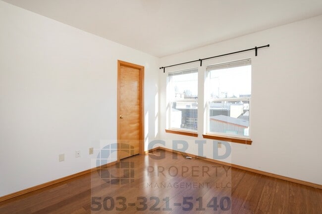 Building Photo - Charming 3 Bedroom Craftsman - Located near Mississippi Avenue!