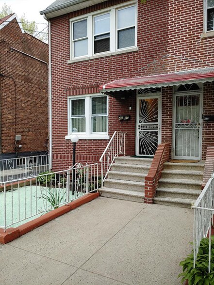 Two Apartment steps - 4137 Boyd Ave