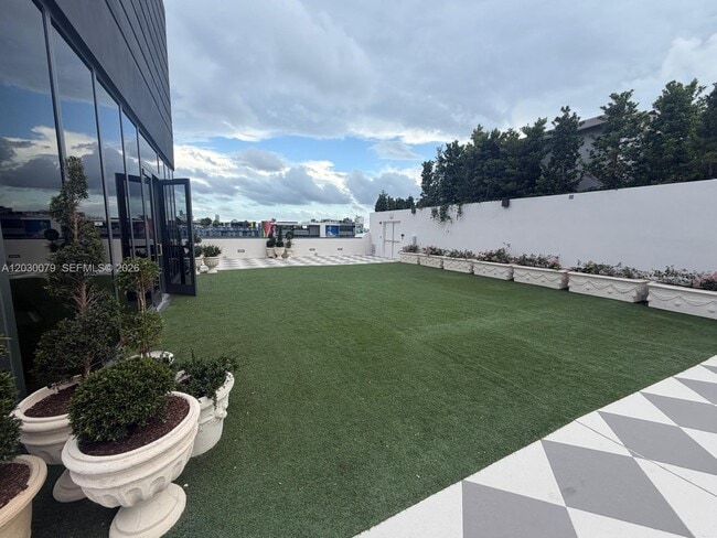 Building Photo - 2700 NW 2nd Ave