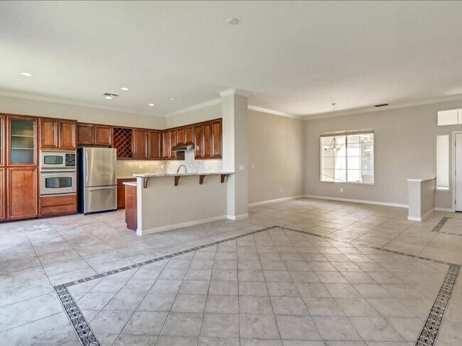 Building Photo - Trilogy 55+ Beautiful 3BD/3BA with pond view