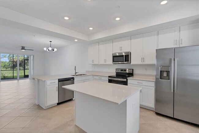 Building Photo - 12180 Wellen Golf St