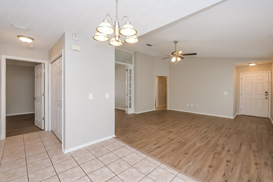 Building Photo - 8749 Morrison Oaks Ct