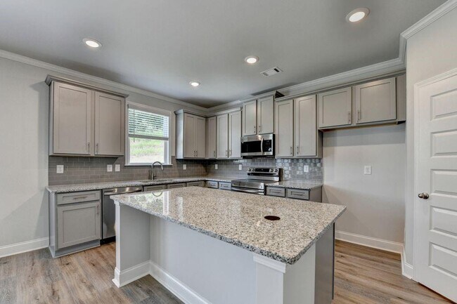 Building Photo - 7309 Yewtree Dr