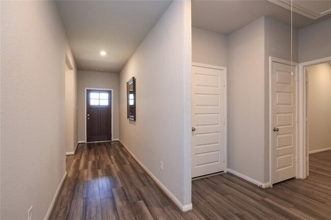 Building Photo - 2127 Cherryvale Dr