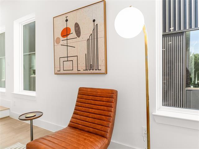 Building Photo - 2015 N Prairie Ave