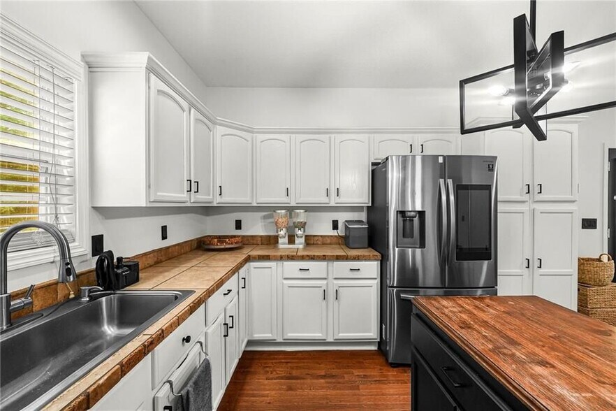Building Photo - 176 Oak Leaf Dr