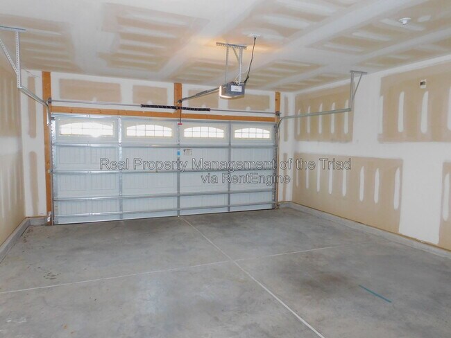 Building Photo - 6417 Bluestone Park Dr