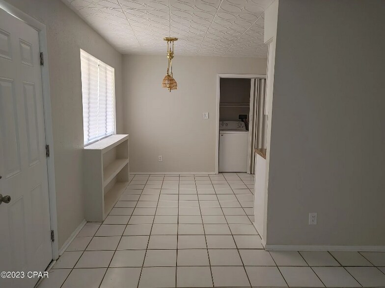 Building Photo - 6221 Pinetree Ave