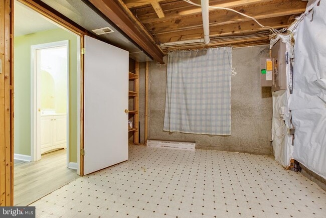 Building Photo - 7805 Edmunds Way