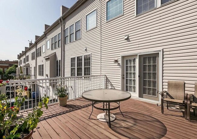 Building Photo - Coming Soon – 3BR/4BA End-Unit Townhome wi...