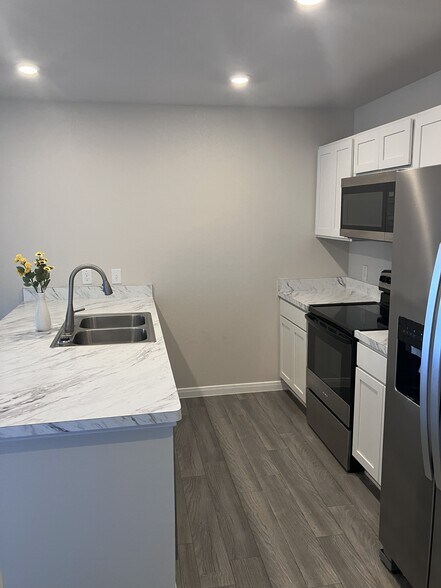 Building Photo - 1324 Mill Mtn