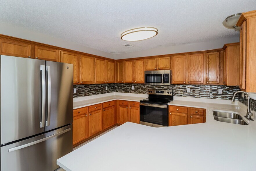 Building Photo - 9395 Brancaster Dr