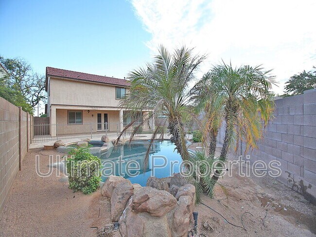 Building Photo - 16816 N 40th Dr