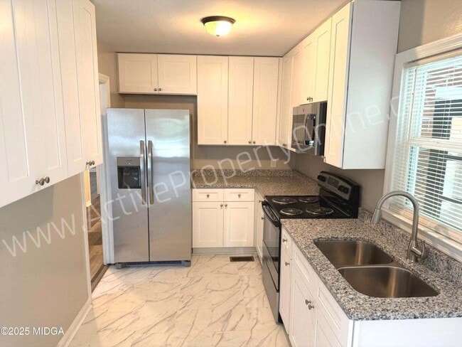 Building Photo - 1803 Canterbury Rd