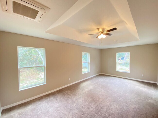 Building Photo - Custom Home - Desirable SW Ocala neighborhood 3/2/2 ** Wont Last**