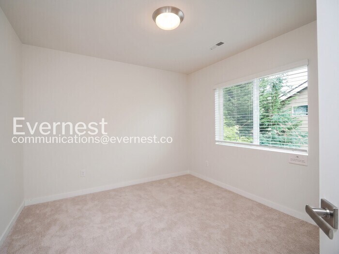 Building Photo - 14012 44th Dr SE