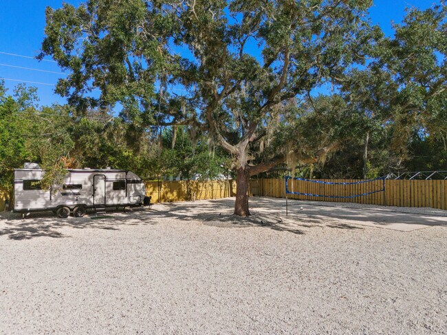 Building Photo - 4255 Wee St