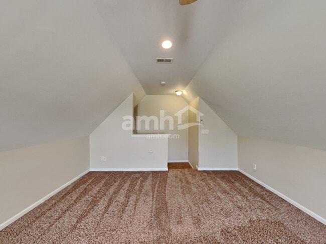 Building Photo - 6862 Babbling Brook Ln