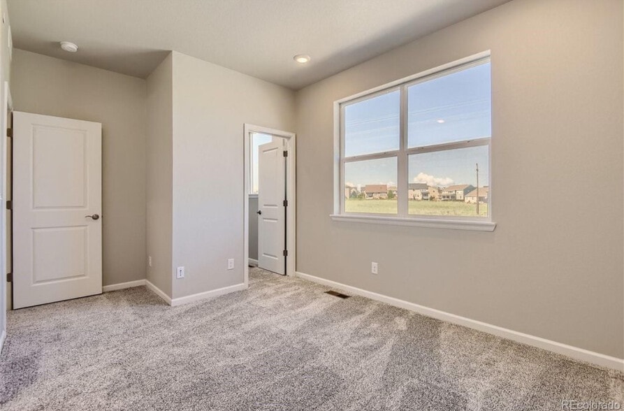 Primary Suit with Walk-in closet - 6964 Merseyside Ln