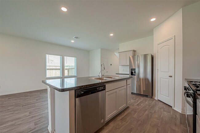 Building Photo - 5343 Pinecliff Grove Ct