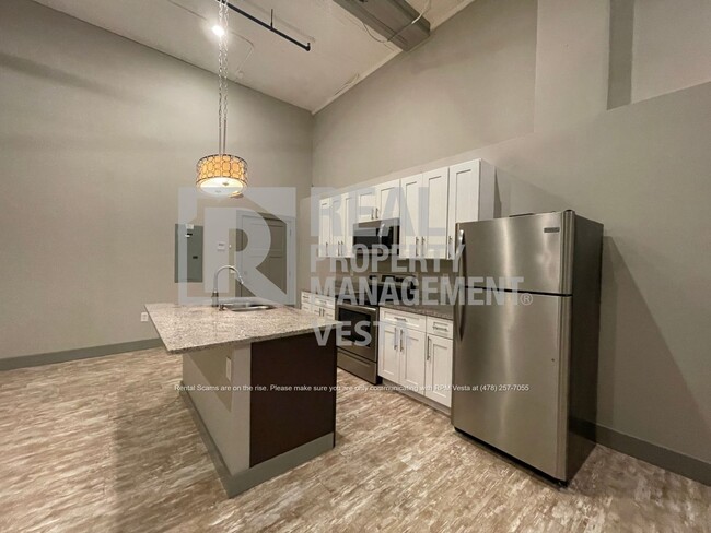 Primary Photo - Studio Apartment - Prime Downtown Location