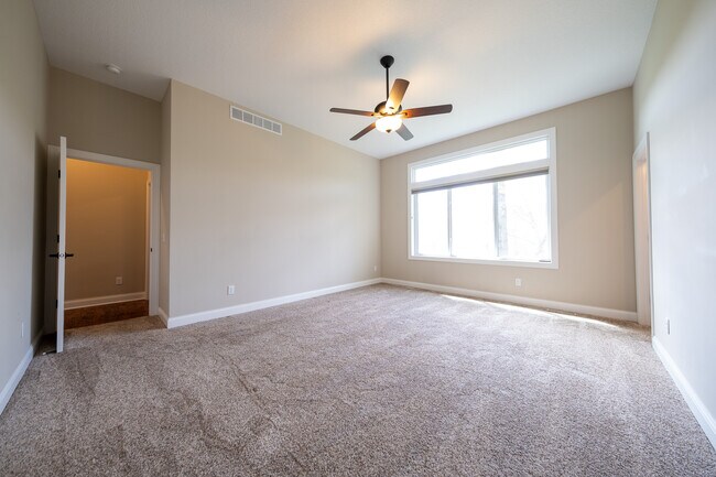 Building Photo - 9352 Wilderness Cove