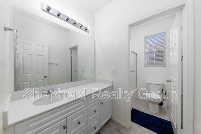 Building Photo - 28468 Sunflower St