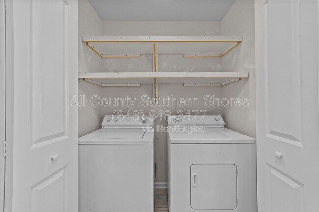 Building Photo - 359 Vesta Dr