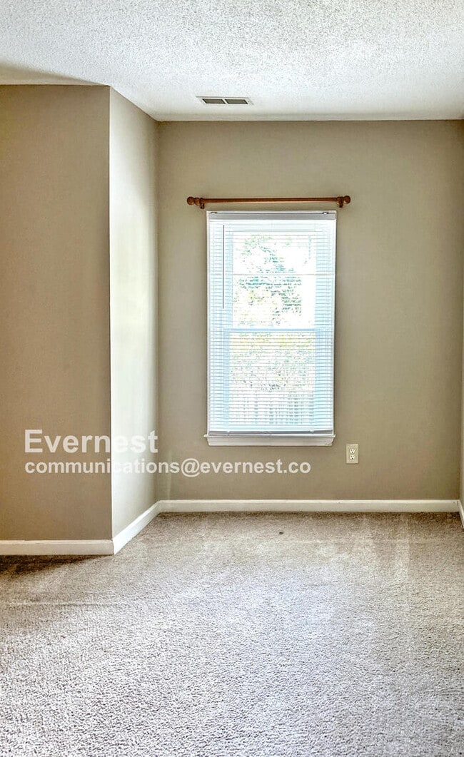 Building Photo - 1524 Township Cir