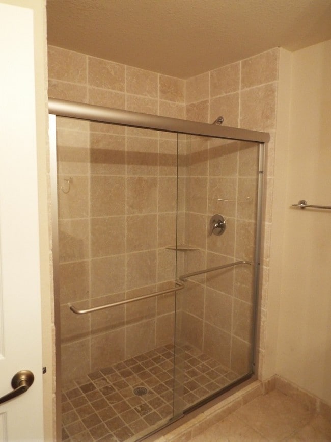 Building Photo - 13100 Bella Casa Cir