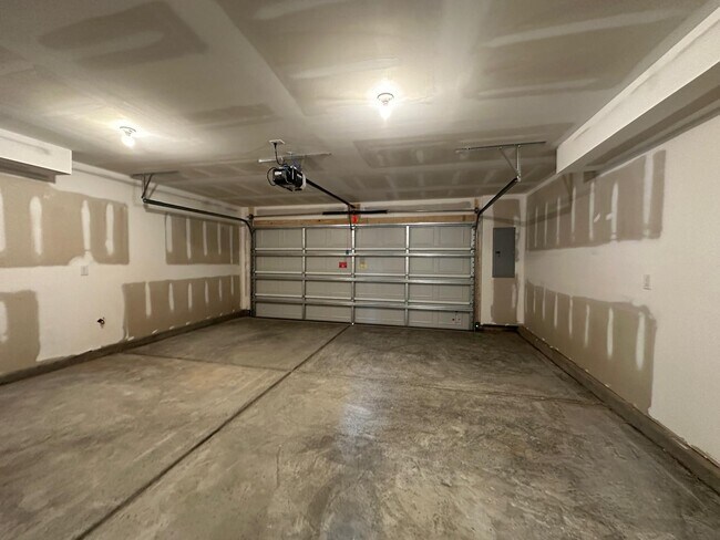 Building Photo - 1728 Blanche St