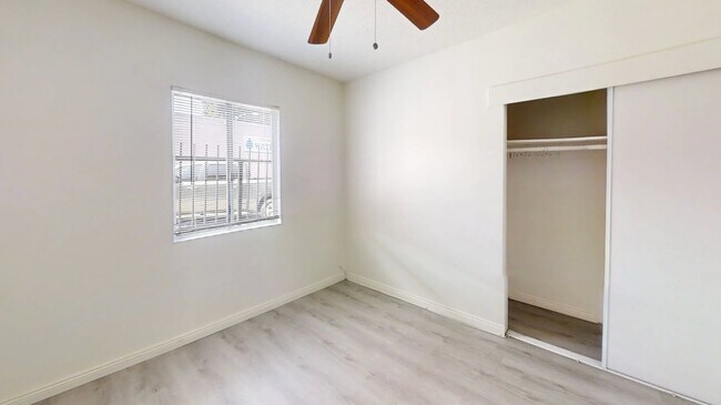Building Photo - 3348 Santa Fe Ave