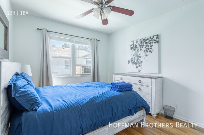 Building Photo - 12423 1/2 Chandler Blvd