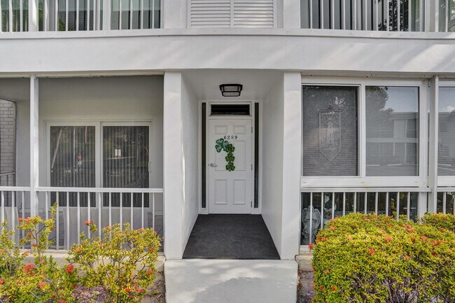 Building Photo - 6289 Bay Club Dr