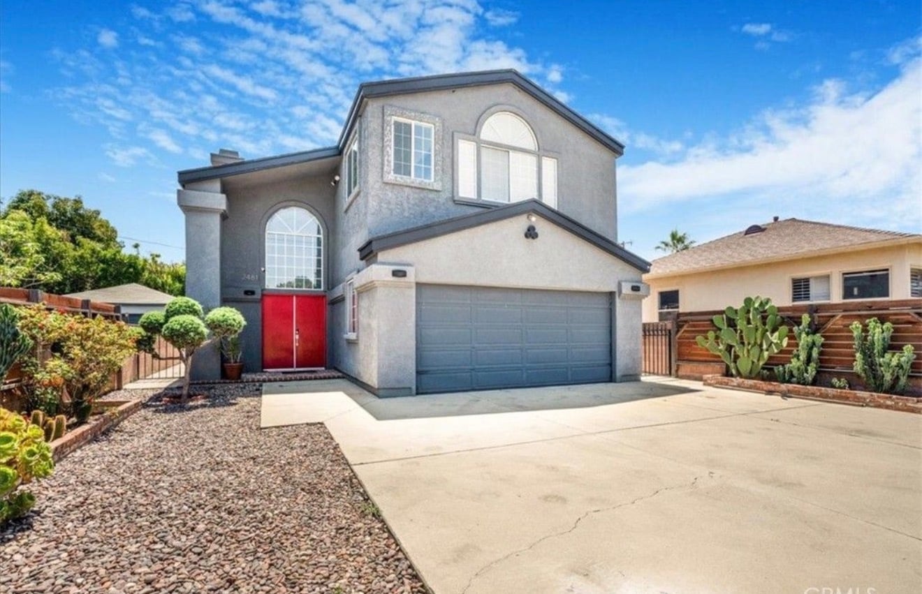 Building Photo - 2481 S Bundy Dr