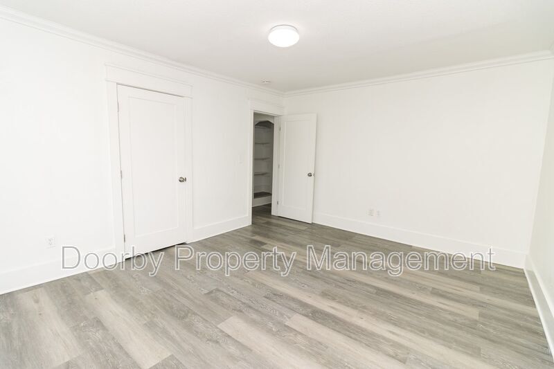 Building Photo - 1203 Rockway Dr