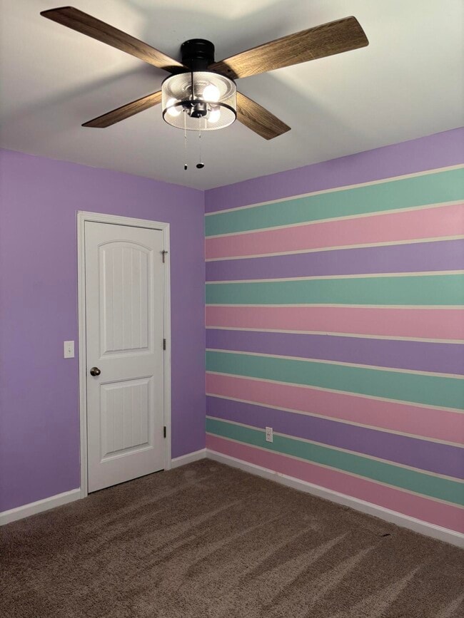 Building Photo - 335 Niblick Dr